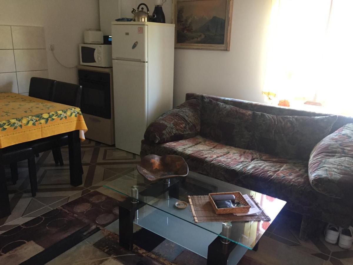Willa Casa Rustica Cu Terasa Mediaş Zewnętrze zdjęcie